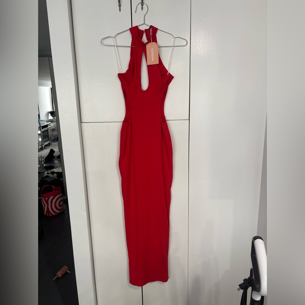 Chic Backless Red Dress